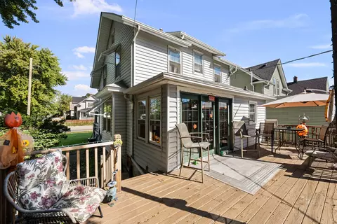 Exterior - 504 19th Ave, Moline, IL 61265 photo 7 of 10