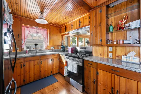 Kitchen - 504 19th Ave, Moline, IL 61265 photo 2 of 3