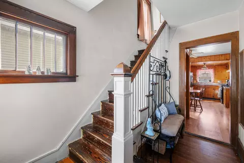 Entry Way - 504 19th Ave, Moline, IL 61265 photo 2 of 2
