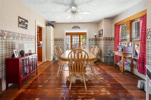 Dining - 504 19th Ave, Moline, IL 61265 photo 3 of 5