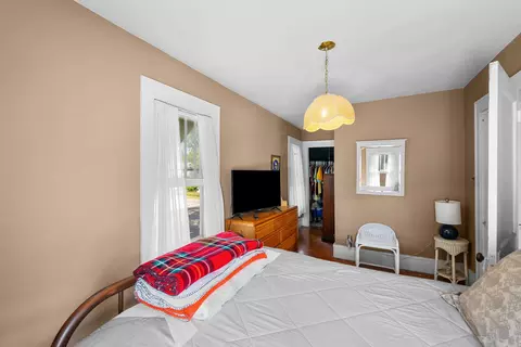 Bedroom - 504 19th Ave, Moline, IL 61265 photo 4 of 5