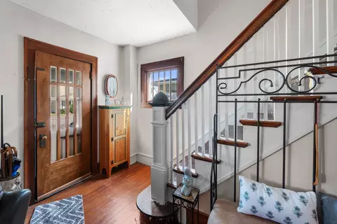 Entry Way - 504 19th Ave, Moline, IL 61265 photo 1 of 2