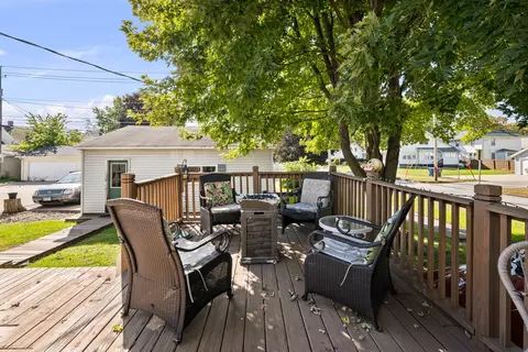 Exterior - 504 19th Ave, Moline, IL 61265 photo 6 of 10