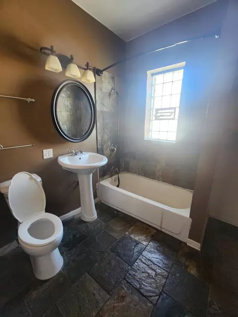 Bath - 852 E 88th St, Chicago, IL 60619 photo 2 of 4