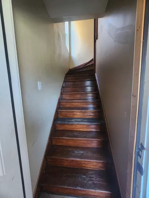 Entry Way - 852 E 88th St, Chicago, IL 60619 photo 4 of 6