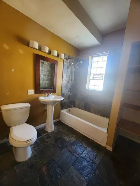 Bath - 852 E 88th St, Chicago, IL 60619 photo 1 of 4