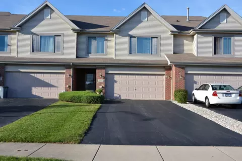 8244 Auburn Ln, Frankfort, IL 60423