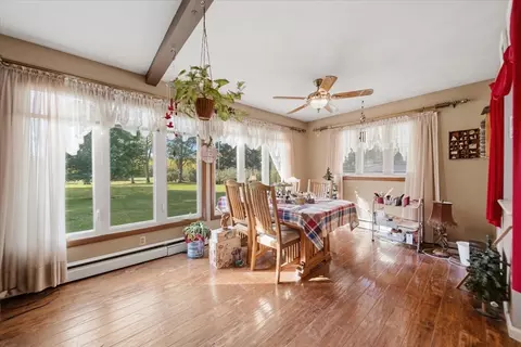 Dining - 1401 E 28th St, Sterling, IL 61081 photo 1 of 3