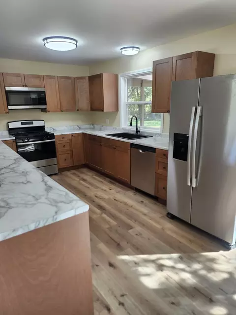 Kitchen - 21309 Robin Rd, Harvard, IL 60033 photo 2 of 3