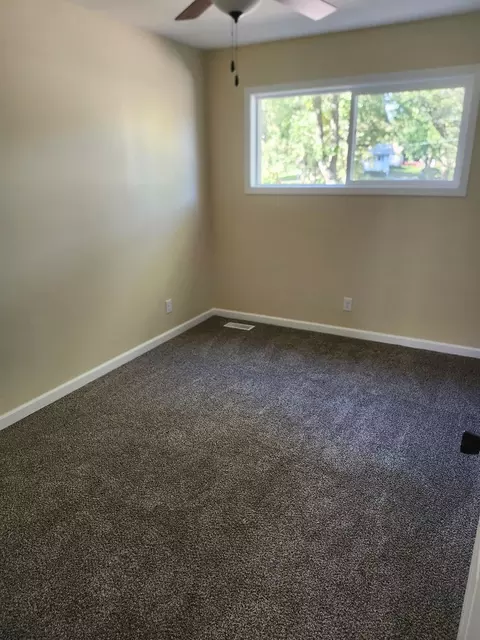 Bedroom - 21309 Robin Rd, Harvard, IL 60033 photo 3 of 3