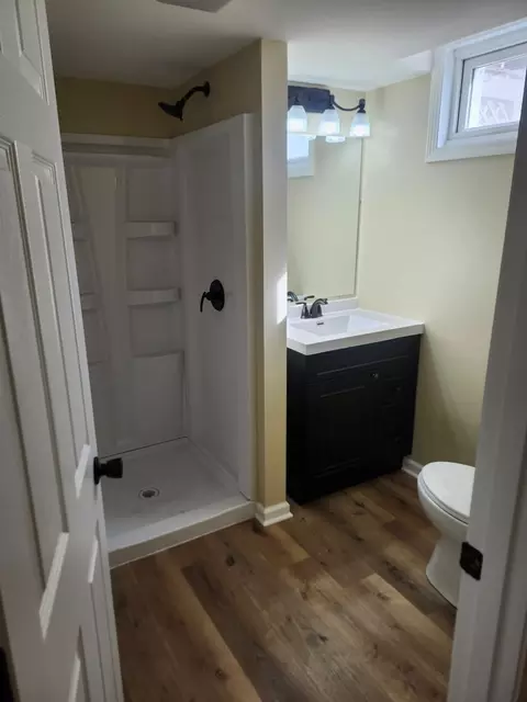 Bath - 21309 Robin Rd, Harvard, IL 60033 photo 1 of 2