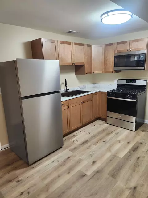 Kitchen - 21309 Robin Rd, Harvard, IL 60033 photo 1 of 3