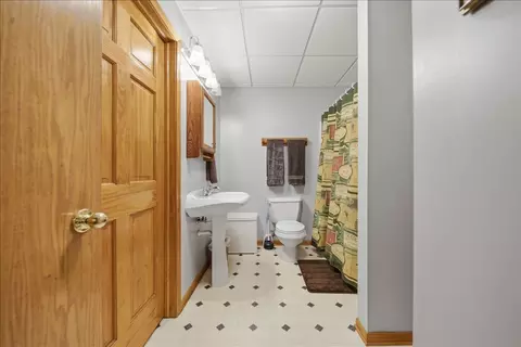 Bath - 804 Timber Trail Dr, Dixon, IL 61021 photo 4 of 4