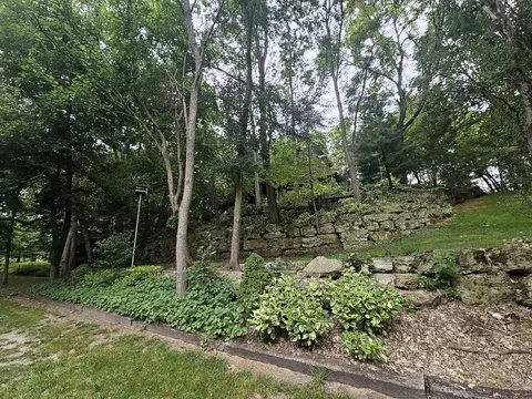 Exterior - 804 Timber Trail Dr, Dixon, IL 61021 photo 10 of 16