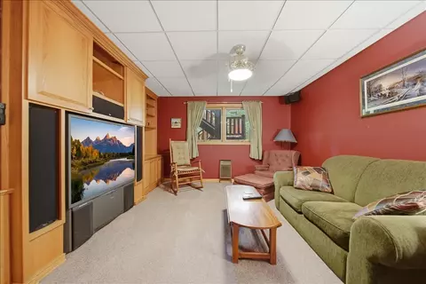 Living - 804 Timber Trail Dr, Dixon, IL 61021 photo 6 of 7