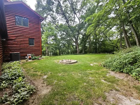 Exterior - 804 Timber Trail Dr, Dixon, IL 61021 photo 15 of 16