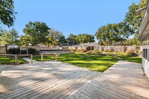 Exterior - 23324 W Leach Dr, Plainfield, IL 60586 photo 4 of 9