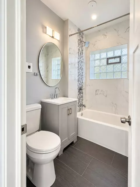 Bath - Undisclosed, Chicago, IL 60649 photo 2 of 3