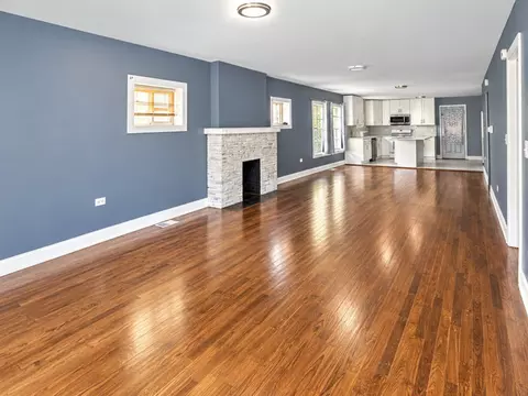 Living - Undisclosed, Chicago, IL 60649 photo 3 of 6