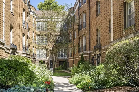 1524 W Fargo Ave #2S, Chicago, IL 60626