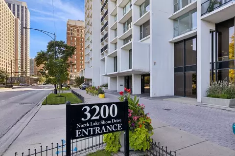 3200 N Lake Shore Dr #2402, Chicago, IL 60657