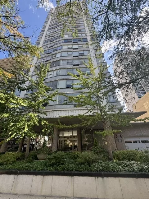 5757 N Sheridan Rd #15E, Chicago, IL 60660