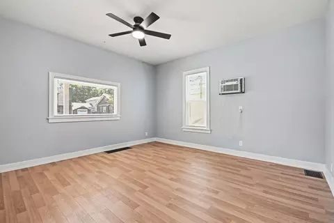 Living - 646 Webster St, Ottawa, IL 61350 photo 4 of 6