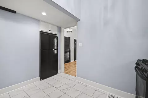 Entry Way - 646 Webster St, Ottawa, IL 61350 photo 3 of 3