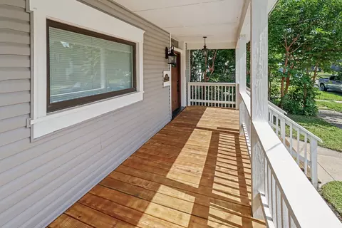 Exterior - 646 Webster St, Ottawa, IL 61350 photo 2 of 6