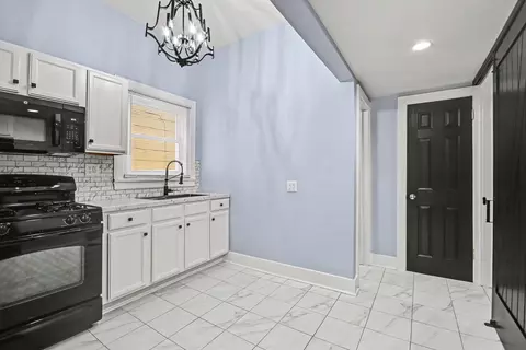 Entry Way - 646 Webster St, Ottawa, IL 61350 photo 2 of 3