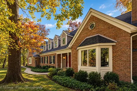 37 W305 Crane Rd, Saint Charles, IL 60175