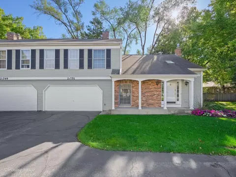 2 S751 Grove Ln, Warrenville, IL 60555