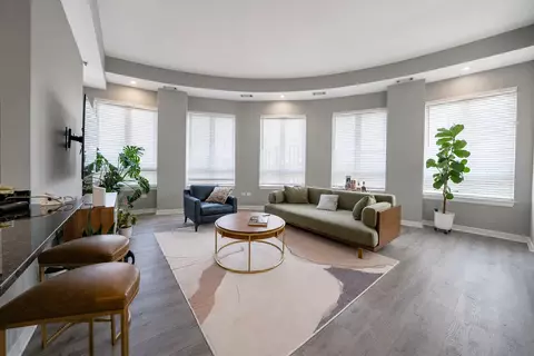 Living - Undisclosed, Chicago, IL 60646 photo 2 of 4