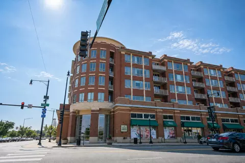 Exterior - Undisclosed, Chicago, IL 60646 photo 1 of 2