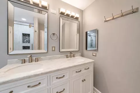 Bath - Undisclosed, Chicago, IL 60646 photo 3 of 3