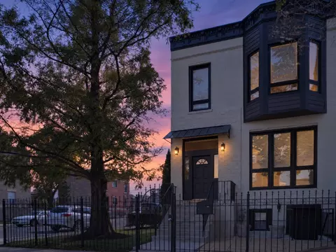 2703 W Warren Blvd, Chicago, IL 60612