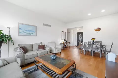 Living - 1840 Kendall Ridge Blvd, Plainfield, IL 60586 photo 2 of 2