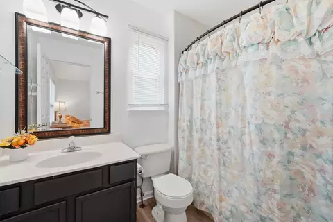 Bath - 1840 Kendall Ridge Blvd, Plainfield, IL 60586 photo 1 of 4
