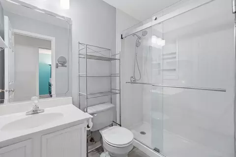 Bath - 1840 Kendall Ridge Blvd, Plainfield, IL 60586 photo 2 of 4