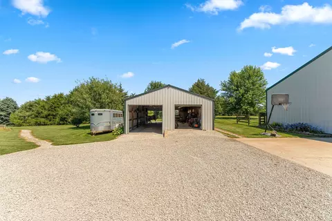 Exterior - 1392 Red Brick Rd, Dixon, IL 61021 photo 10 of 16