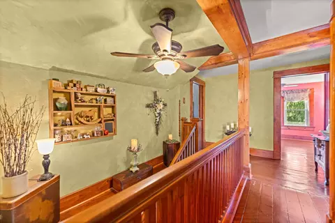 Entry Way - 1392 Red Brick Rd, Dixon, IL 61021 photo 4 of 8