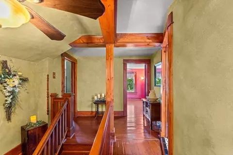 Entry Way - 1392 Red Brick Rd, Dixon, IL 61021 photo 3 of 8