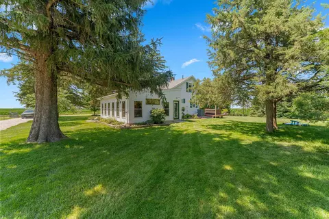 Exterior - 1392 Red Brick Rd, Dixon, IL 61021 photo 15 of 16