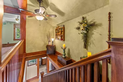Entry Way - 1392 Red Brick Rd, Dixon, IL 61021 photo 2 of 8