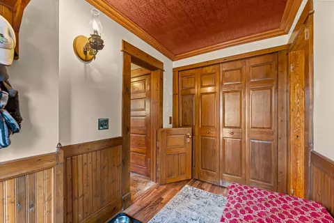 Entry Way - 1392 Red Brick Rd, Dixon, IL 61021 photo 8 of 8