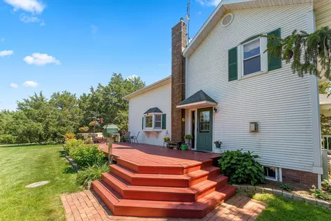 Exterior - 1392 Red Brick Rd, Dixon, IL 61021 photo 4 of 16