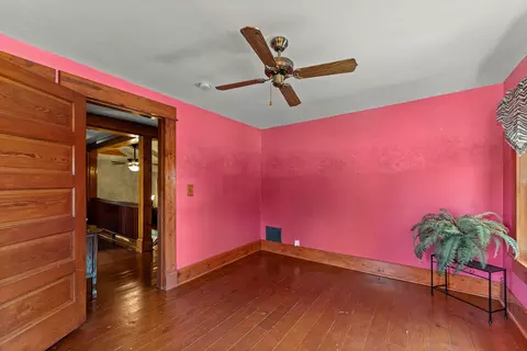 Bedroom - 1392 Red Brick Rd, Dixon, IL 61021 photo 4 of 5