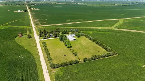 View/Area - 1392 Red Brick Rd, Dixon, IL 61021 photo 9 of 12