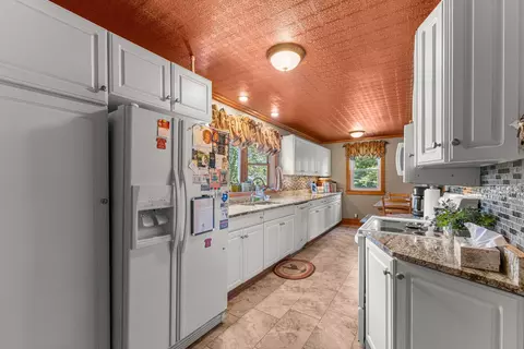 Kitchen - 1392 Red Brick Rd, Dixon, IL 61021 photo 1 of 4