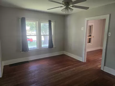 Living - 100 W Charles St, Mclean, IL 61754 photo 4 of 4